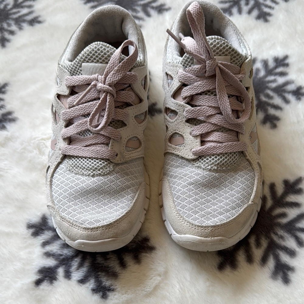 Women’s cream, Athletic Shoes
